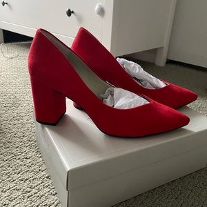 Red Pumps